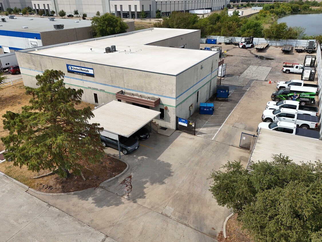 1401 Capital Dr View 3