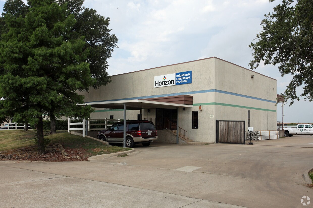 1401 Capital Dr