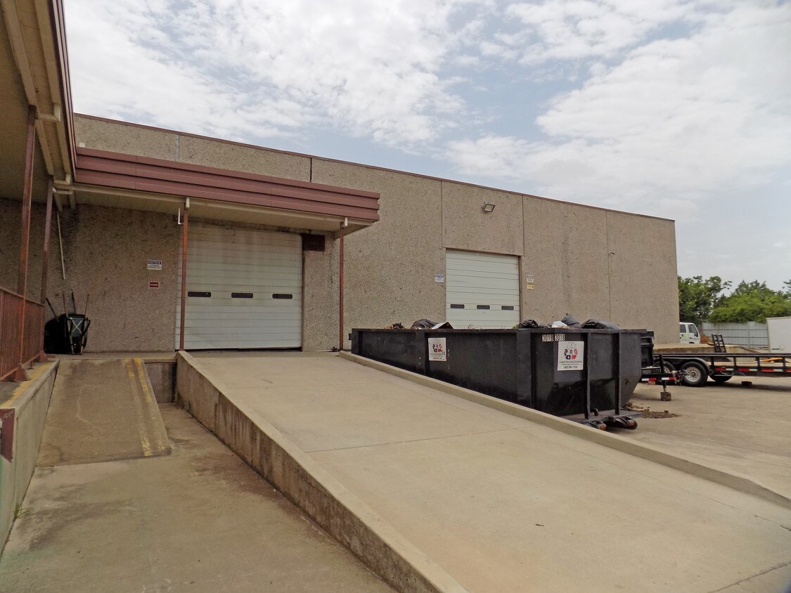 1401 Capital Dr image 3