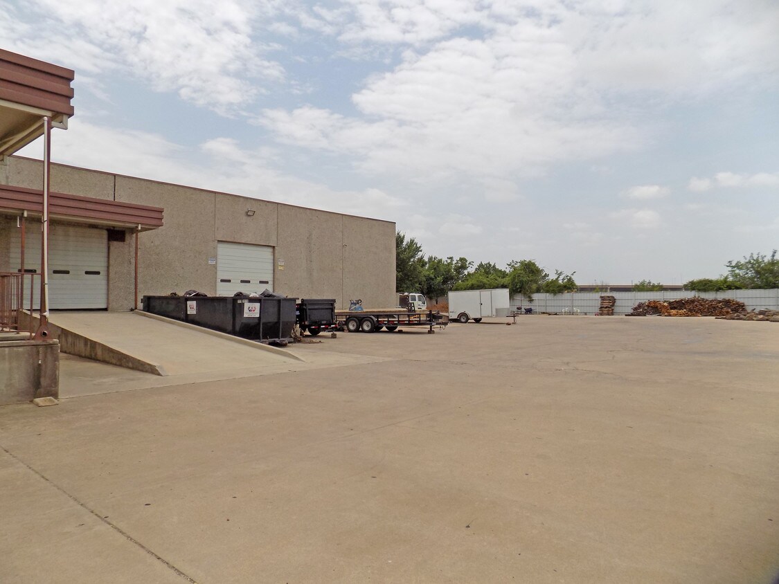 1401 Capital Dr View 2