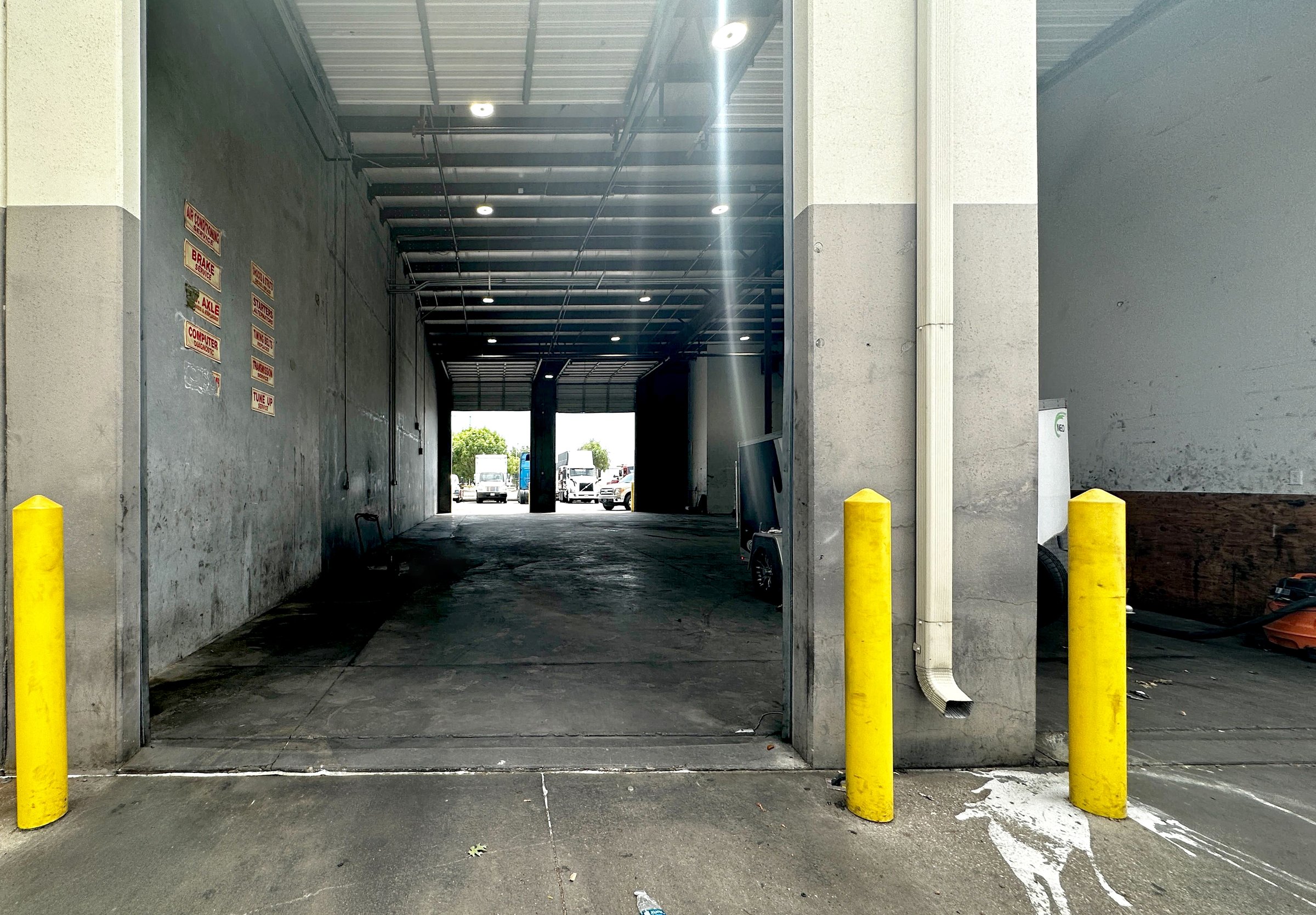307 N Rogers Rd image 9