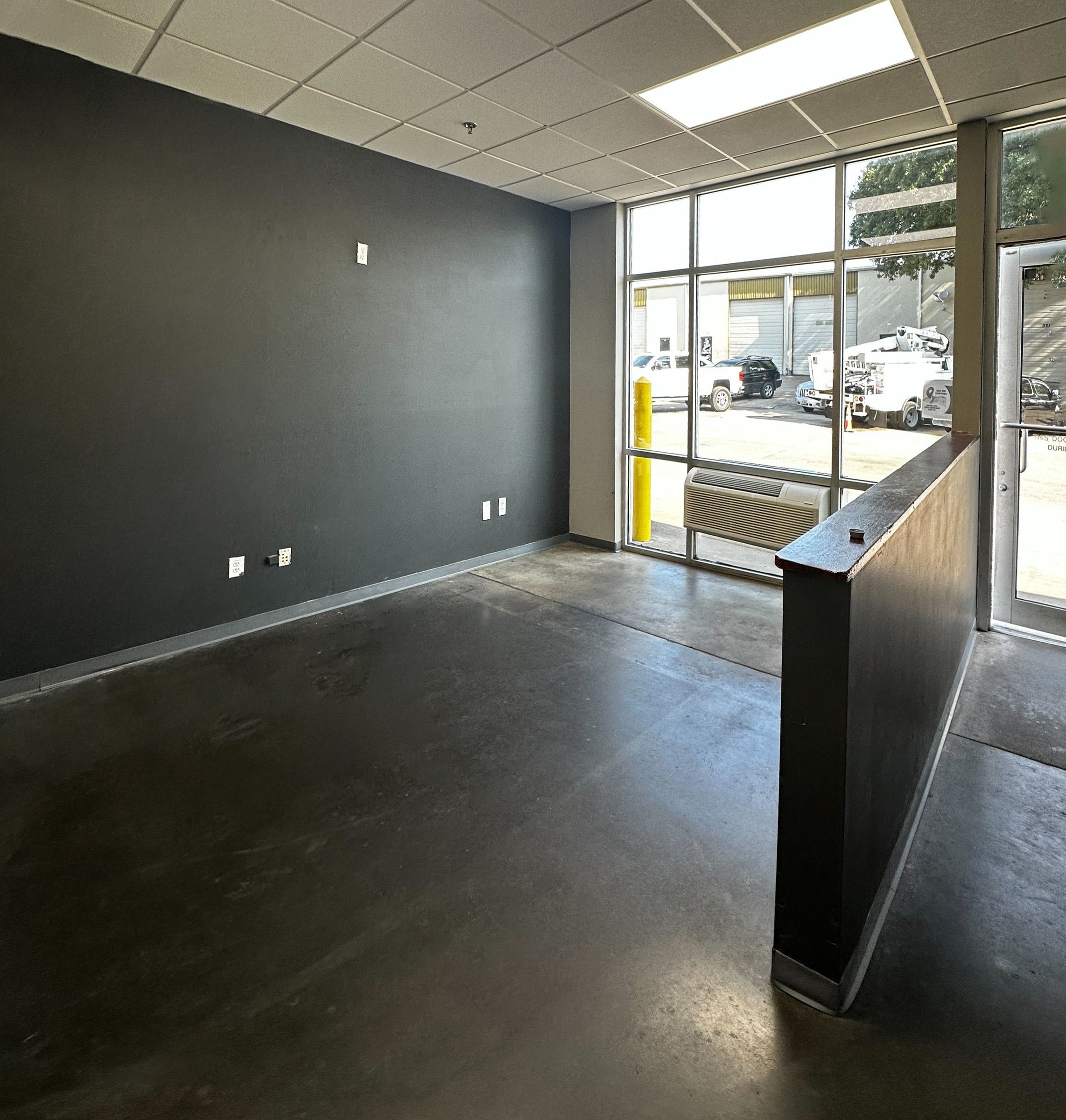 307 N Rogers Rd image 11
