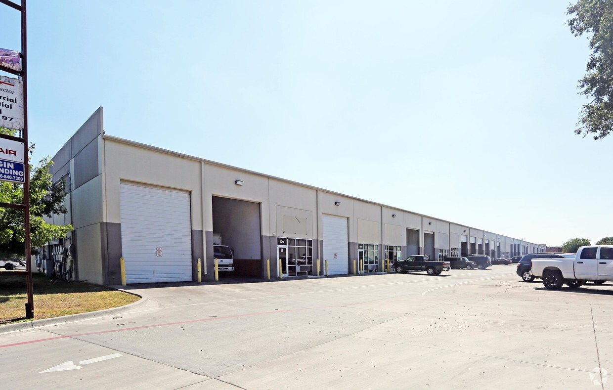 307 N Rogers Rd image 14